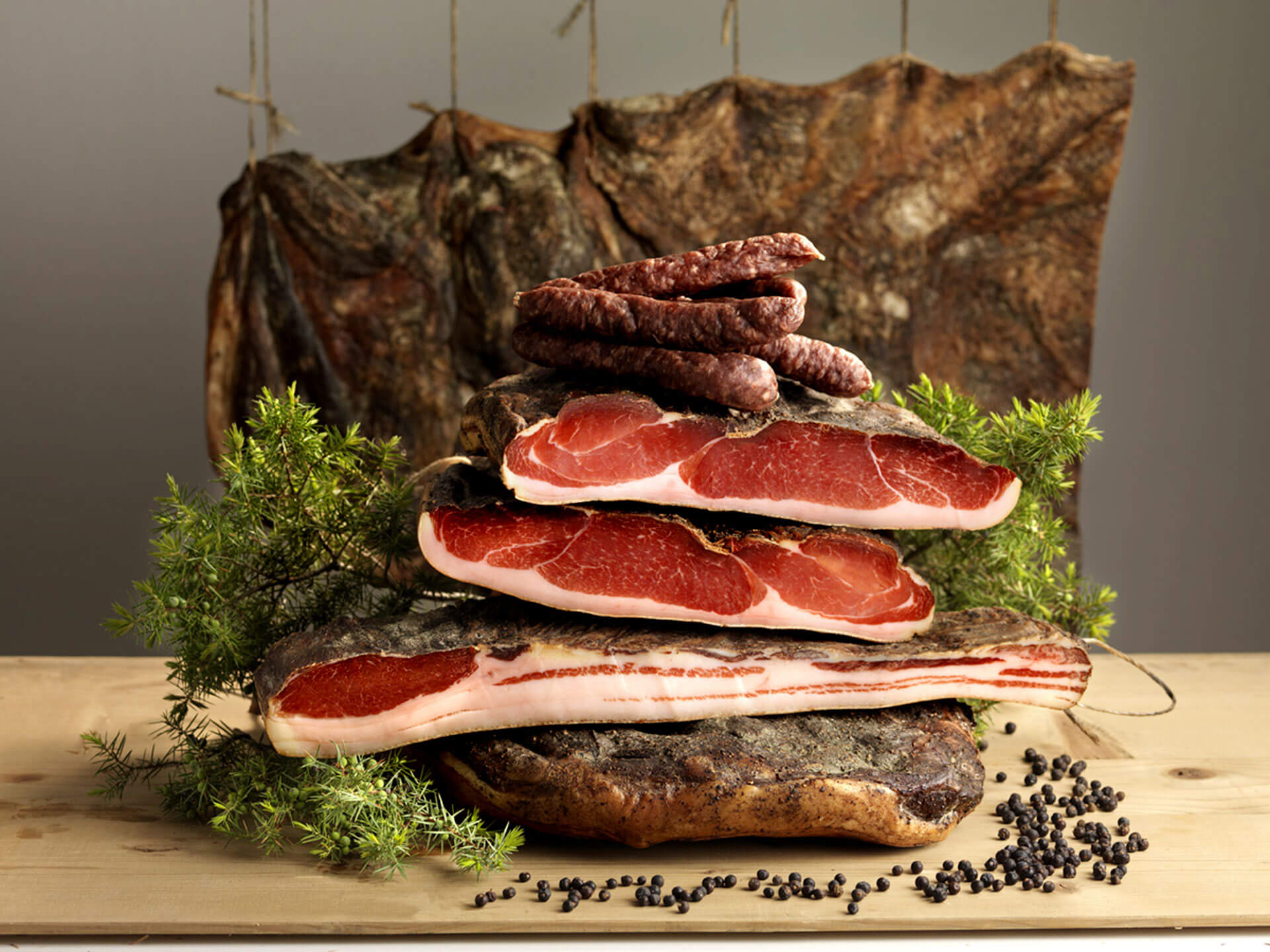 Südtiroler Speck nach traditioneller Herstellung
